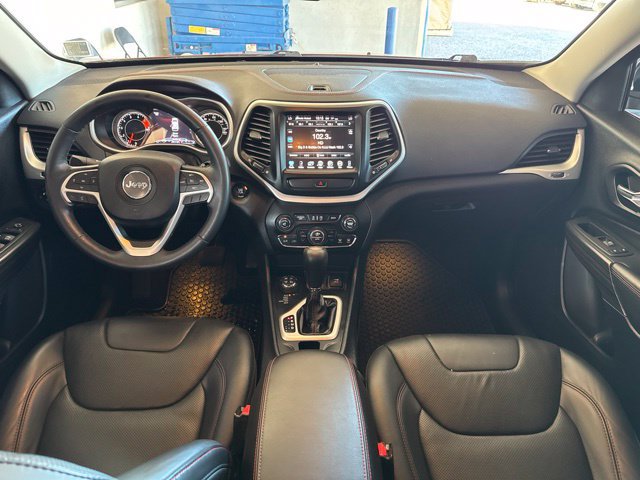 Used 2016 Jeep Cherokee Trailhawk w/ Comfort/Convenience Group AWD/4WD image 12