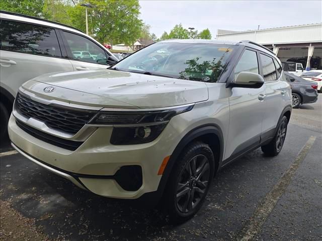 Used 2021 Kia Seltos S image 1