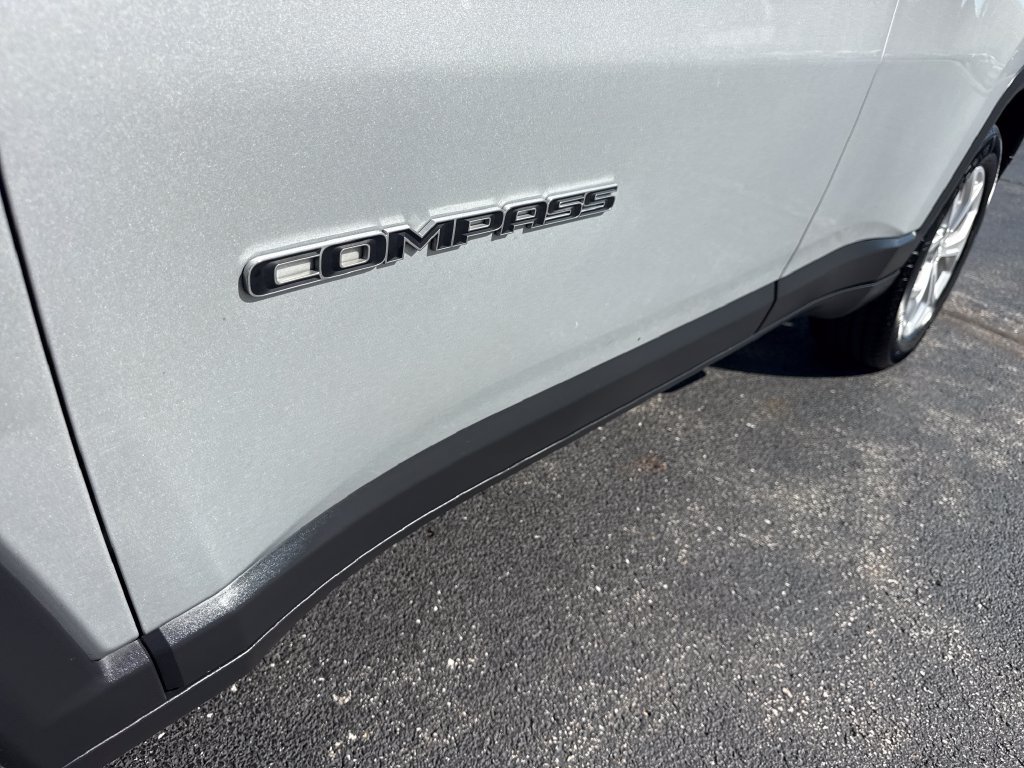 Used 2024 Jeep Compass Latitude AWD/4WD image 16