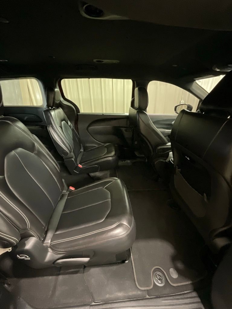Used 2025 Chrysler Pacifica Select FWD image 14