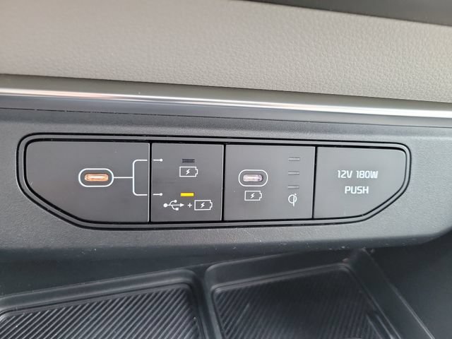 Certified 2025 Kia Carnival SX Prestige FWD image 37
