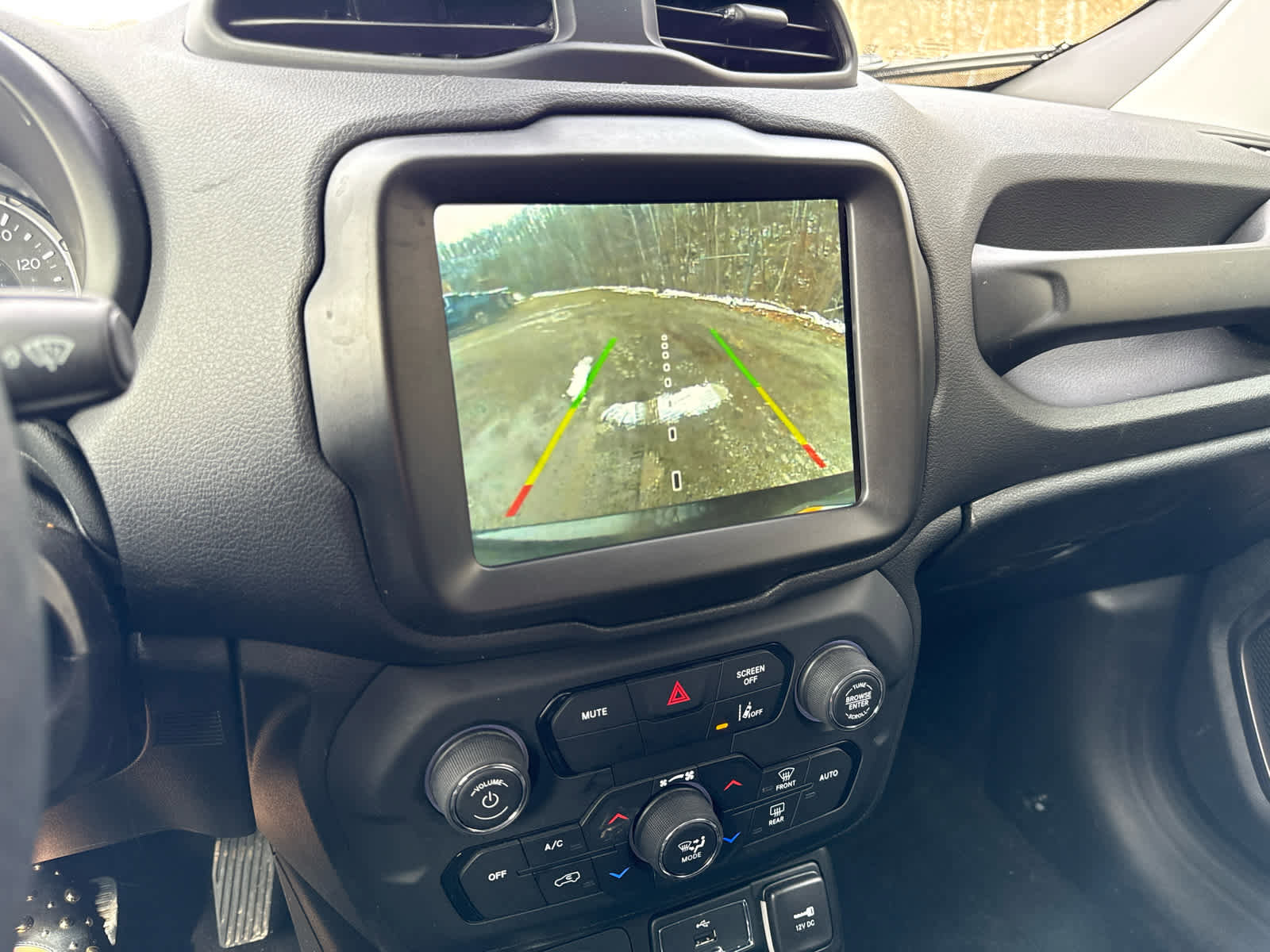 Used 2022 Jeep Renegade Latitude w/ Convenience Group image 15