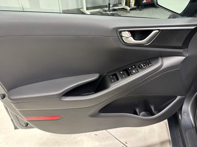 Used 2018 Hyundai Ioniq Blue FWD image 11