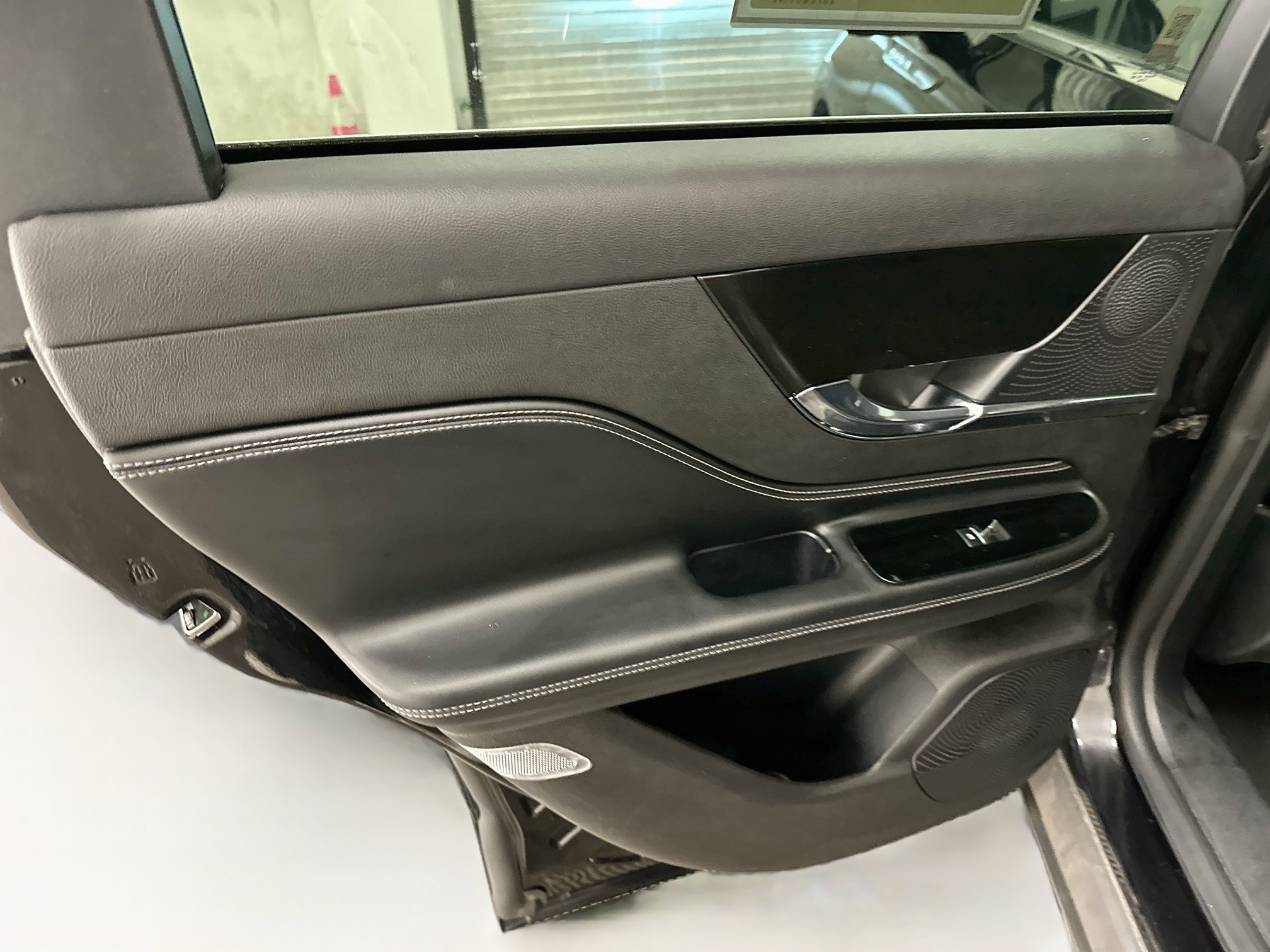 Used 2023 Lincoln Corsair AWD image 27