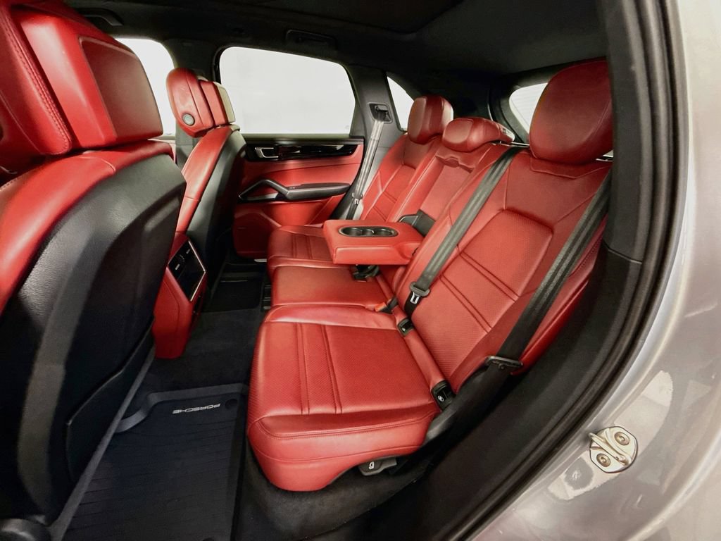 Used 2023 Porsche Cayenne AWD/4WD image 24