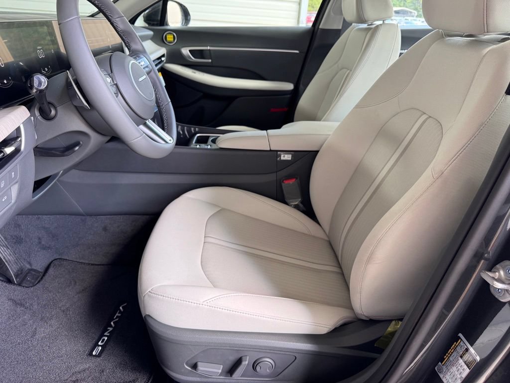 New 2026 Hyundai Sonata SEL FWD image 9