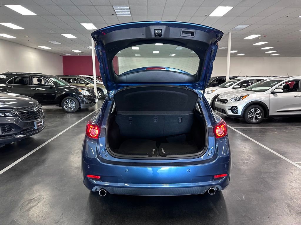 Used 2018 MAZDA MAZDA3 Grand Touring w/ Premium Equipment Package image 28