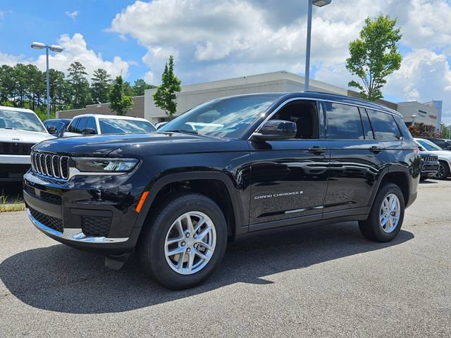 New 2025 Jeep Grand Cherokee L Laredo image 3