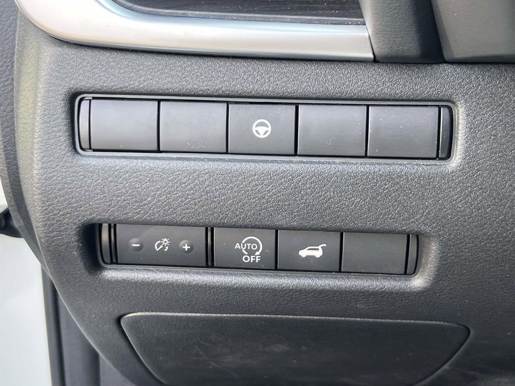 Used 2023 Nissan Rogue Platinum AWD/4WD image 21