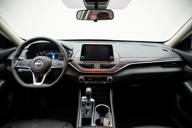 Used 2024 Nissan Altima 2.5 SV image 29