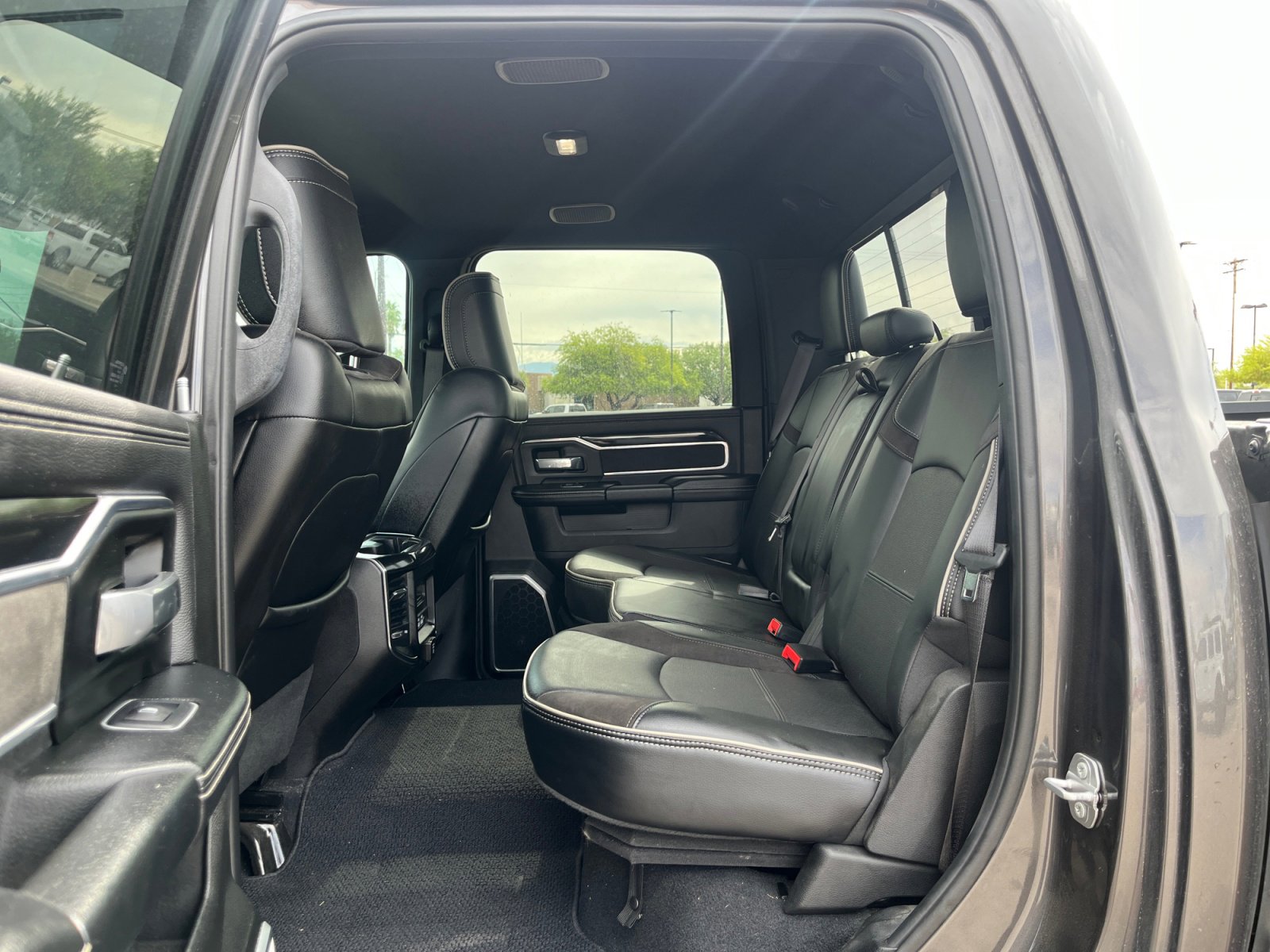 Used 2022 RAM 2500 Laramie w/ Night Edition AWD/4WD image 17