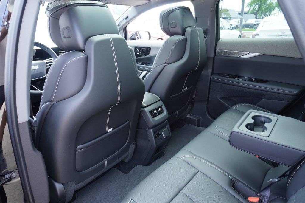 New 2025 Cadillac Optiq Luxury 2 AWD/4WD image 9