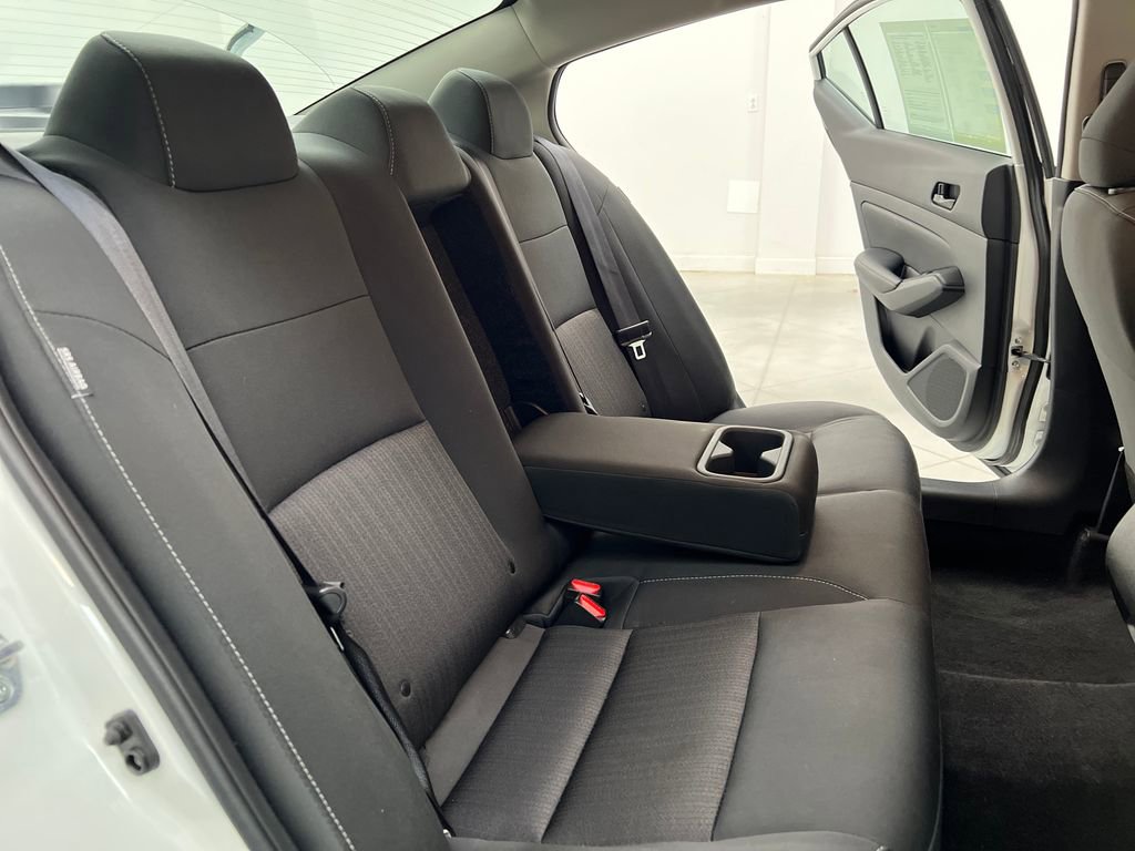 Used 2025 Nissan Altima 2.5 SV image 16