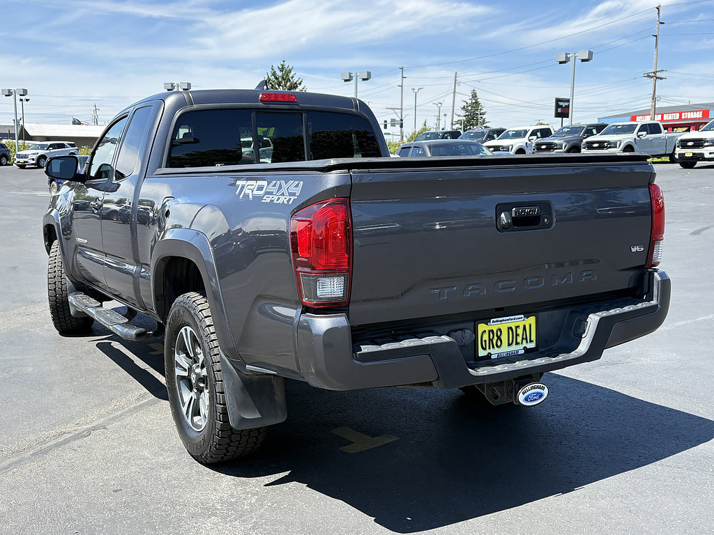 Used 2019 Toyota Tacoma TRD Sport AWD/4WD image 11