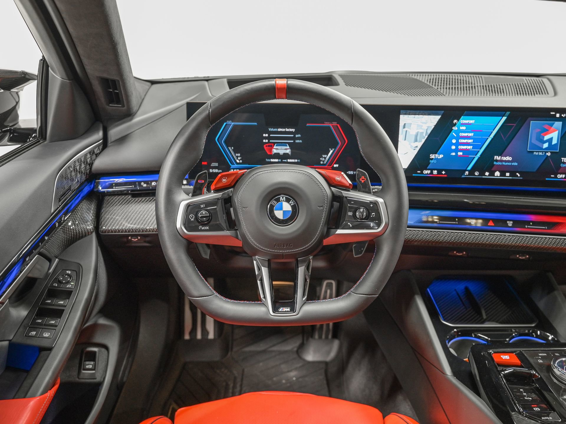 Used 2025 BMW M5 w/ Carbon Package image 17