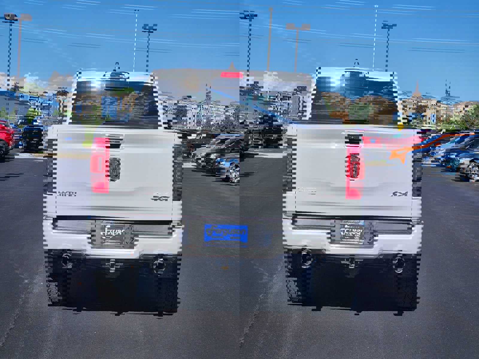 Used 2022 RAM 1500 Limited w/ Body-Colour Bumper Group image 12