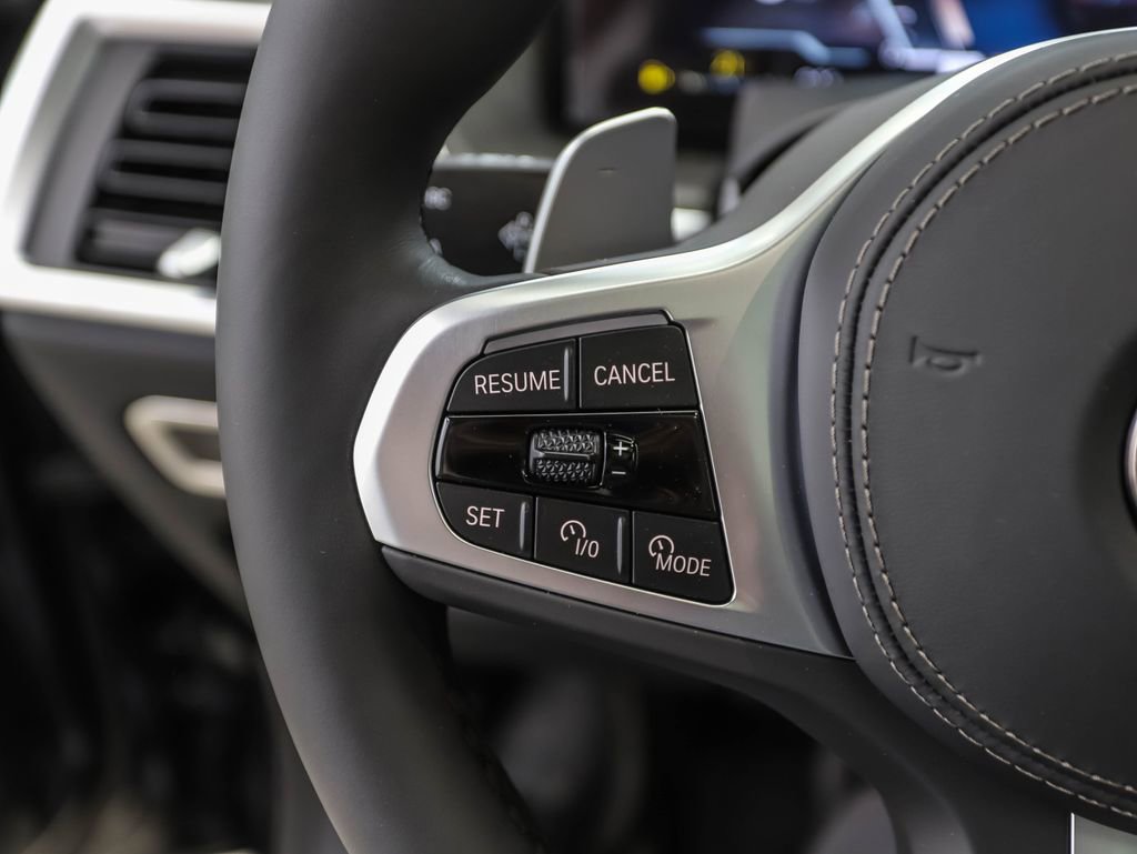 Used 2025 BMW X7 xDrive40i w/ Executive Package image 12