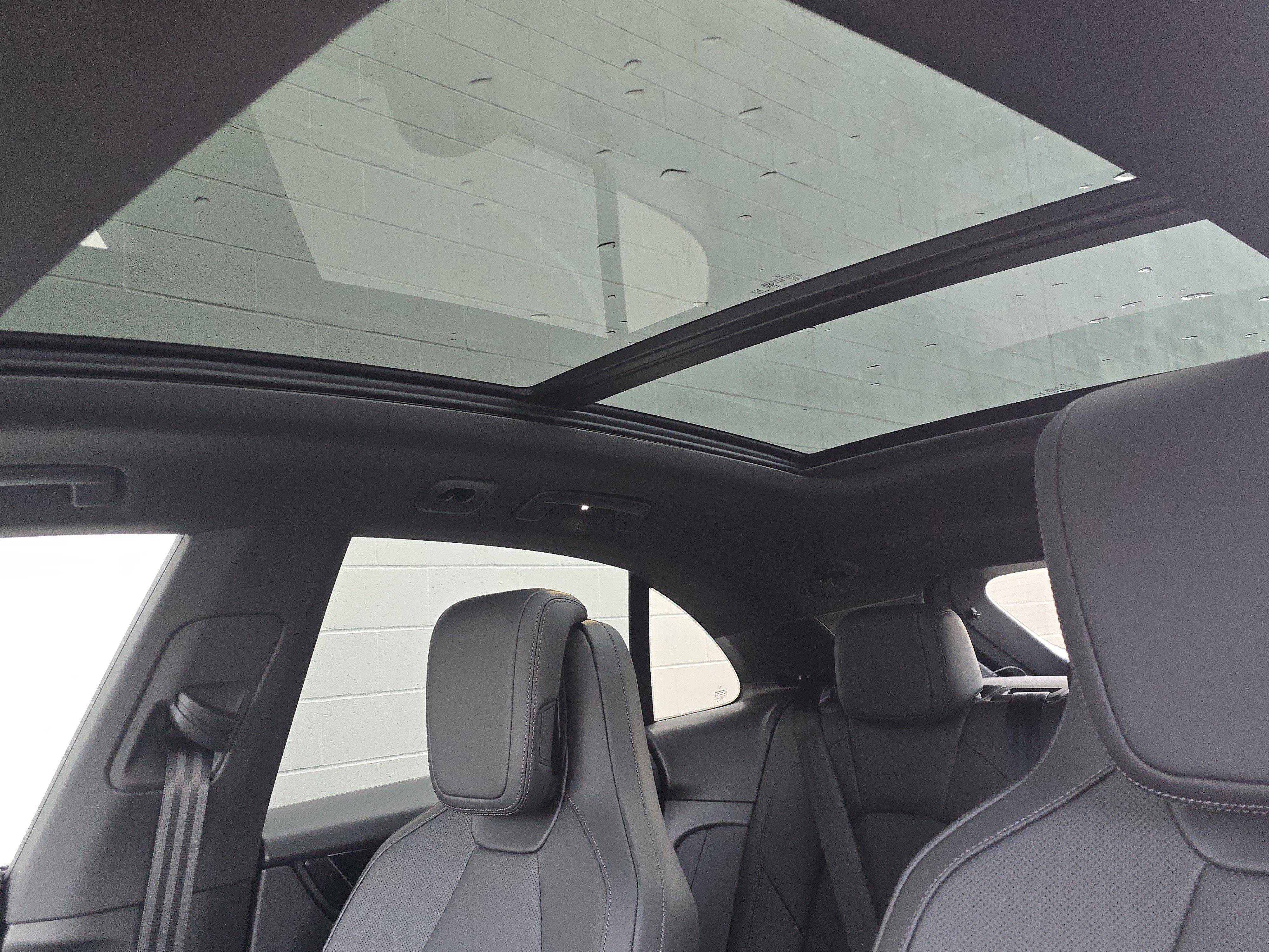 New 2025 Porsche Macan 4S Electric image 13