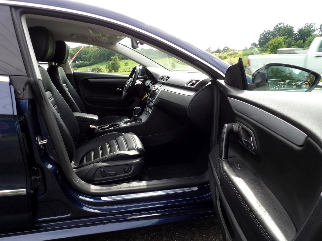 Used 2014 Volkswagen CC R-Line image 17