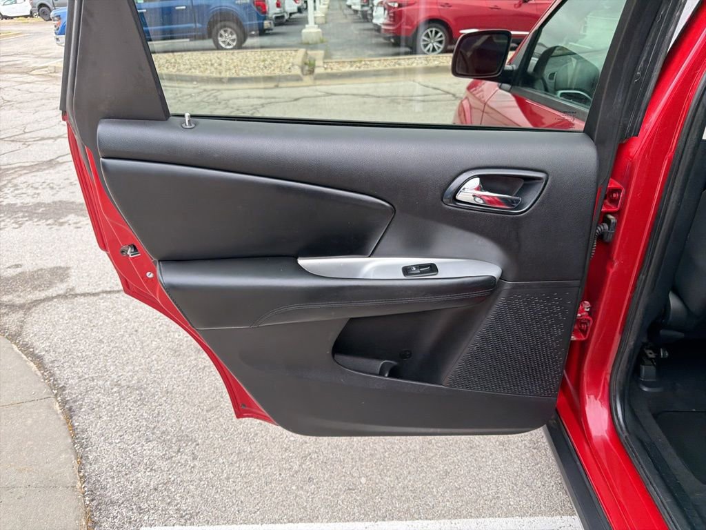 Used 2016 Dodge Journey SXT w/ Comfort/Convenience Group FWD image 17