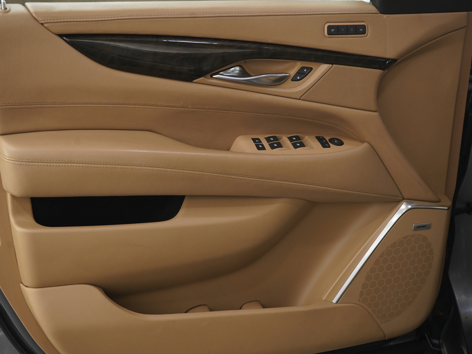 Used 2019 Cadillac Escalade Platinum image 24