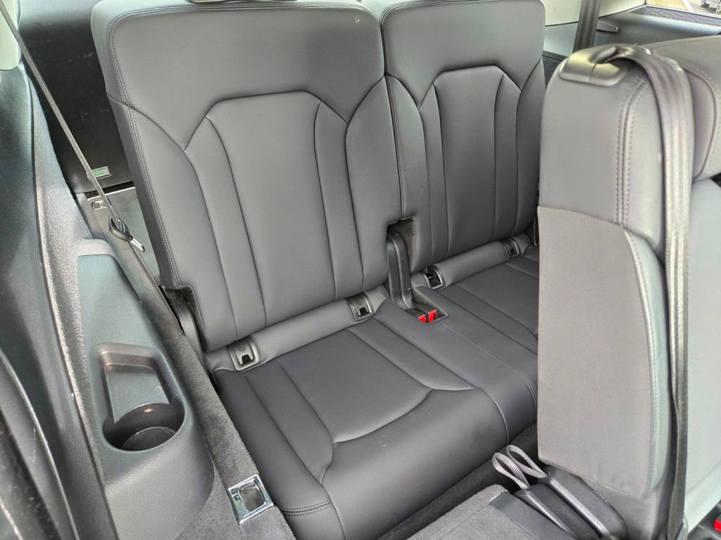 Used 2024 Audi Q7 3.0T Premium Plus image 12