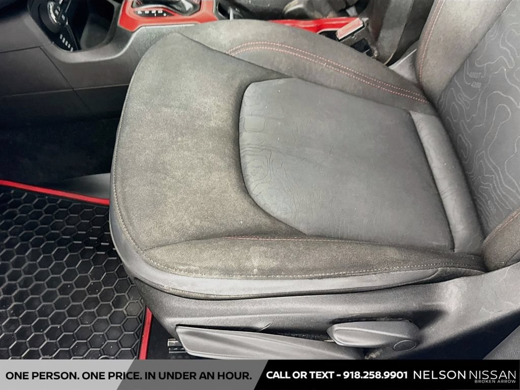 Used 2016 Jeep Renegade Trailhawk AWD/4WD image 19