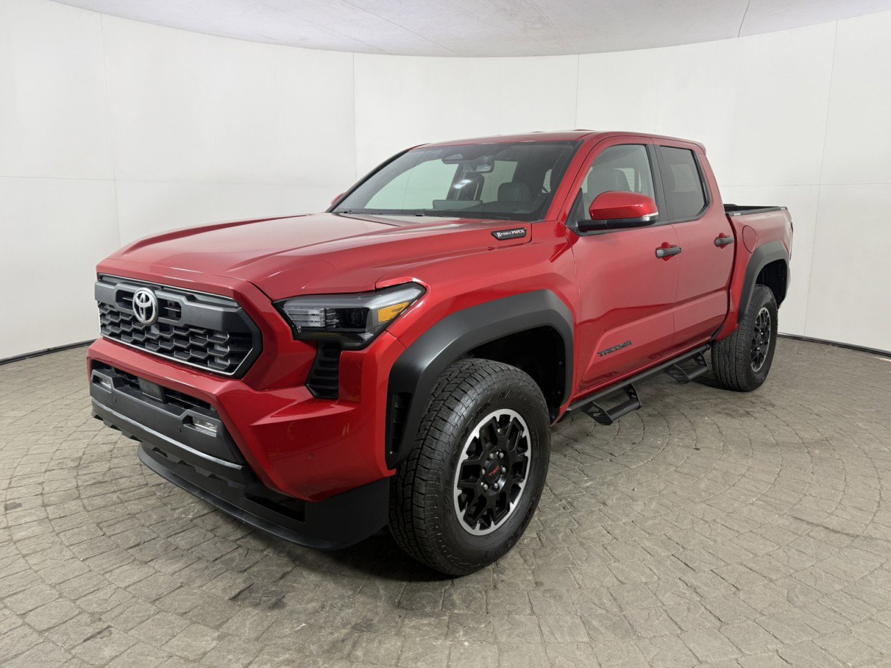 Used 2025 Toyota Tacoma TRD Off-Road w/ TRD Off Road Upgrade Package AWD/4WD image 3