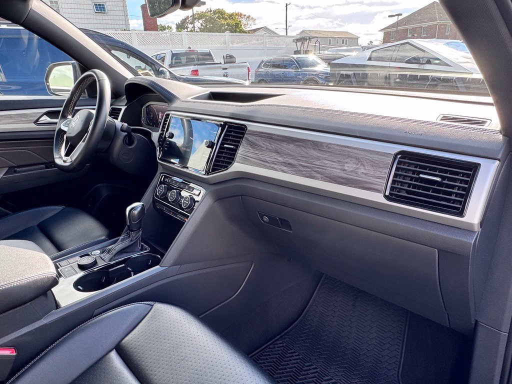 Used 2022 Volkswagen Atlas Cross Sport SE AWD/4WD image 18