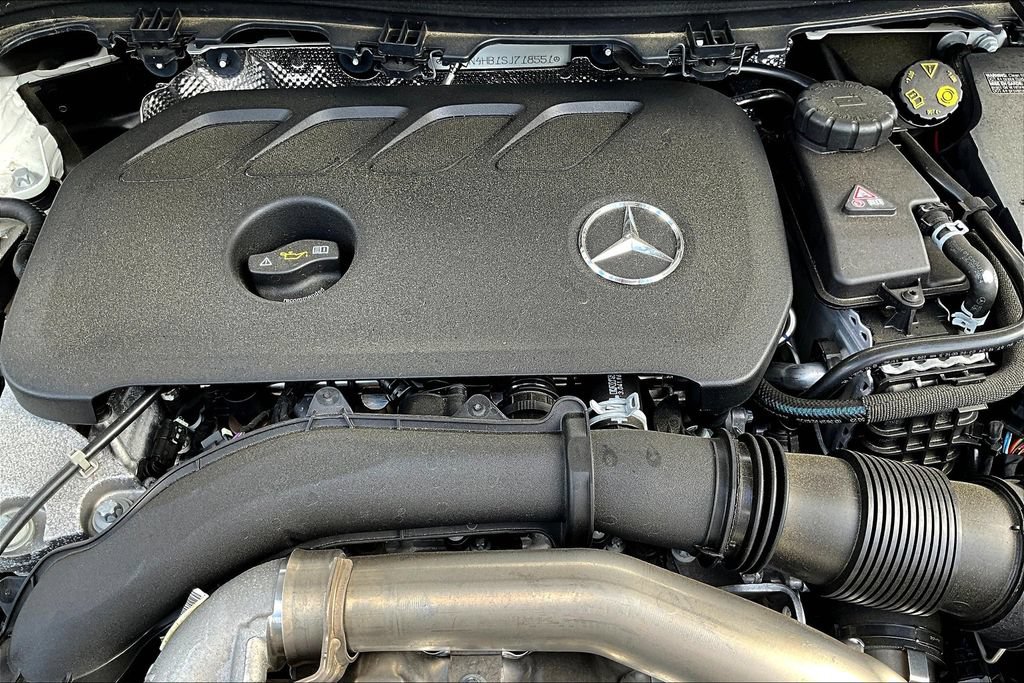 Certified 2025 Mercedes-Benz GLA 250 4MATIC image 34