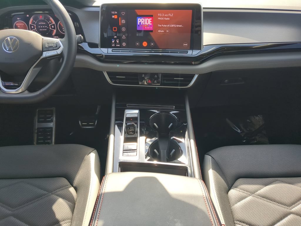 Certified 2024 Volkswagen Atlas Peak Edition SE AWD/4WD image 16