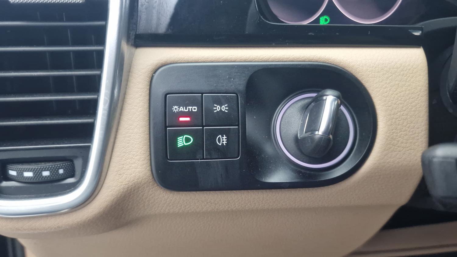 Used 2023 Porsche Cayenne image 19