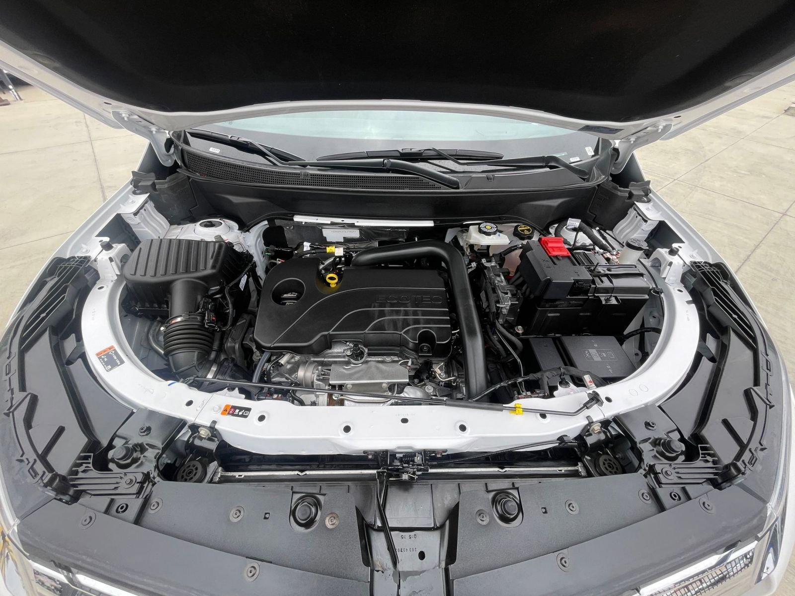 Used 2025 Chevrolet Equinox LT image 32