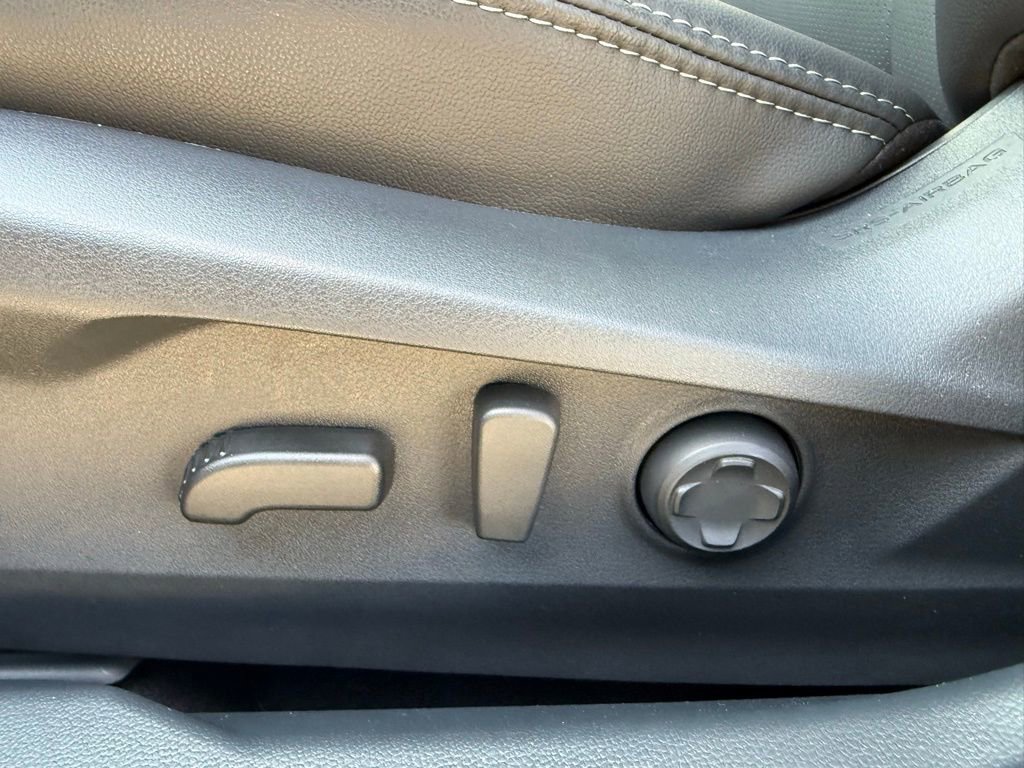 Certified 2025 Subaru Outback Limited image 24