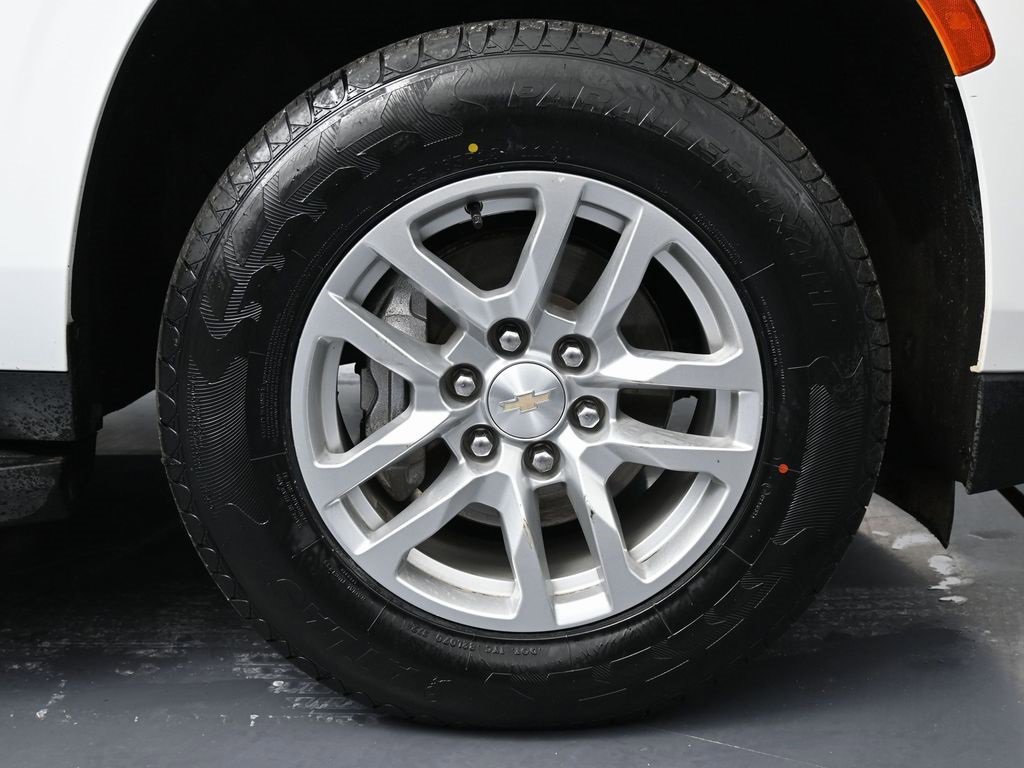 Used 2023 Chevrolet Suburban LT image 14