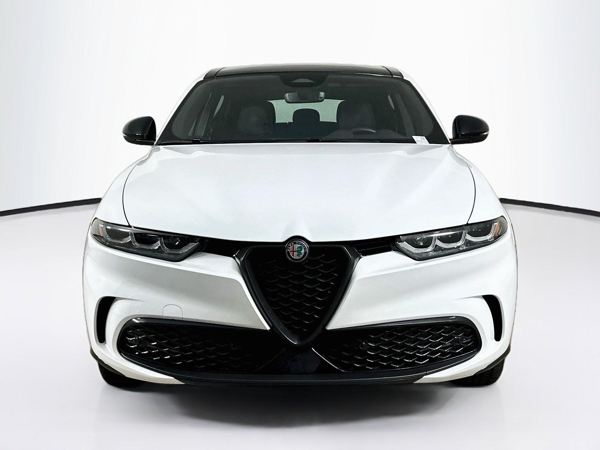 Used 2024 Alfa Romeo Tonale Veloce AWD/4WD image 2
