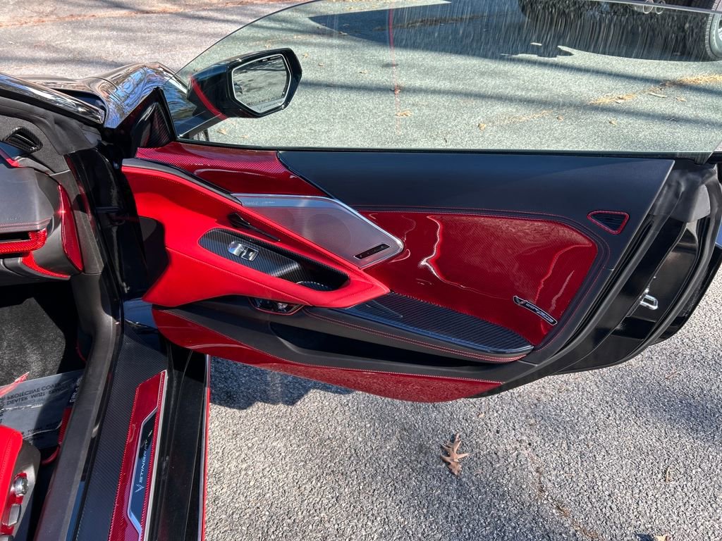 Used 2021 Chevrolet Corvette Stingray Preferred Cpe w/ Chrome Exterior Badge Package image 31