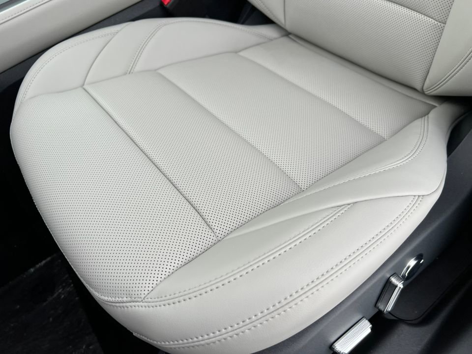 New 2026 Lincoln Nautilus Premier w/ Equipment Group 102A AWD/4WD image 10