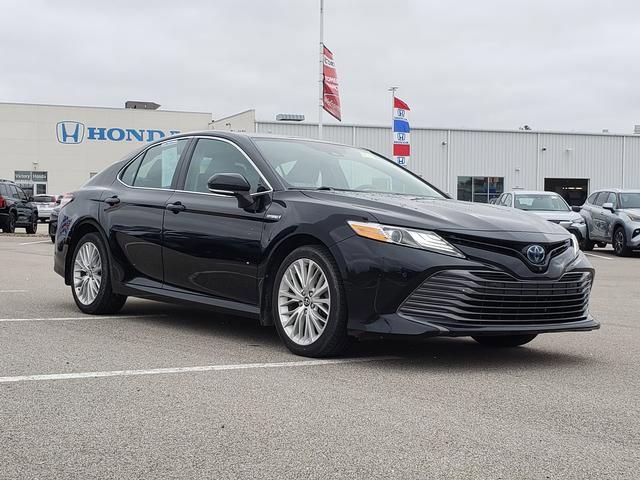 Used 2020 Toyota Camry XLE w/ Driver Assist Package image 3