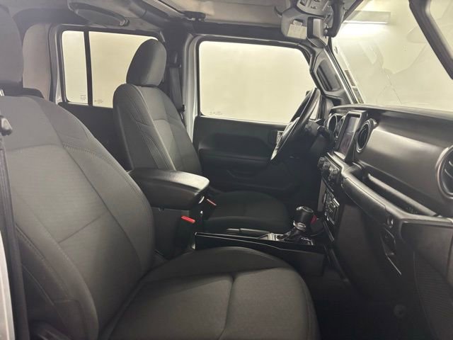 Used 2022 Jeep Gladiator Willys AWD/4WD image 17