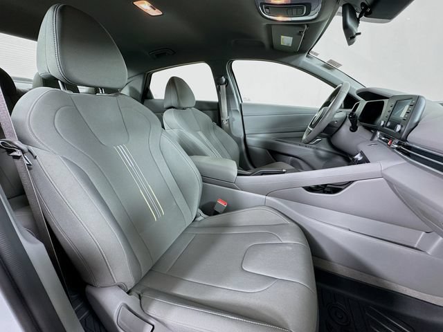 Used 2025 Hyundai Elantra Sport w/ Cargo Package FWD image 26