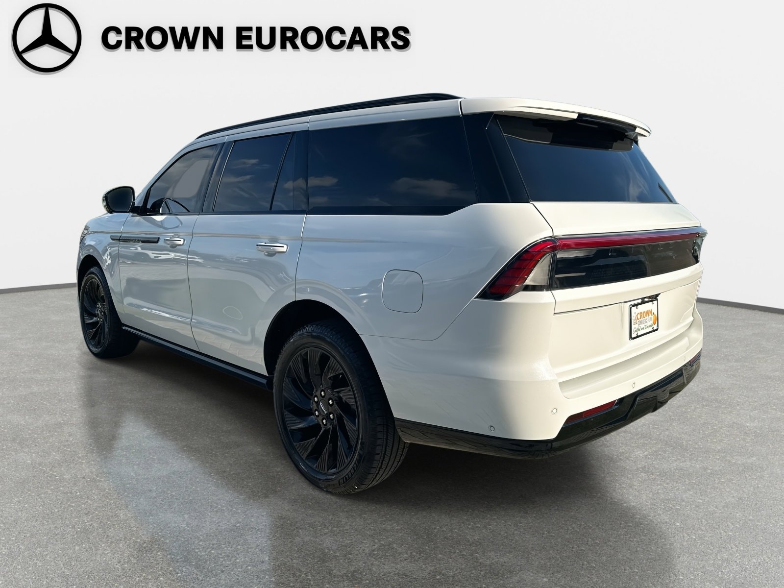 Used 2025 Lincoln Navigator Reserve w/ Jet Appearance Package image 5