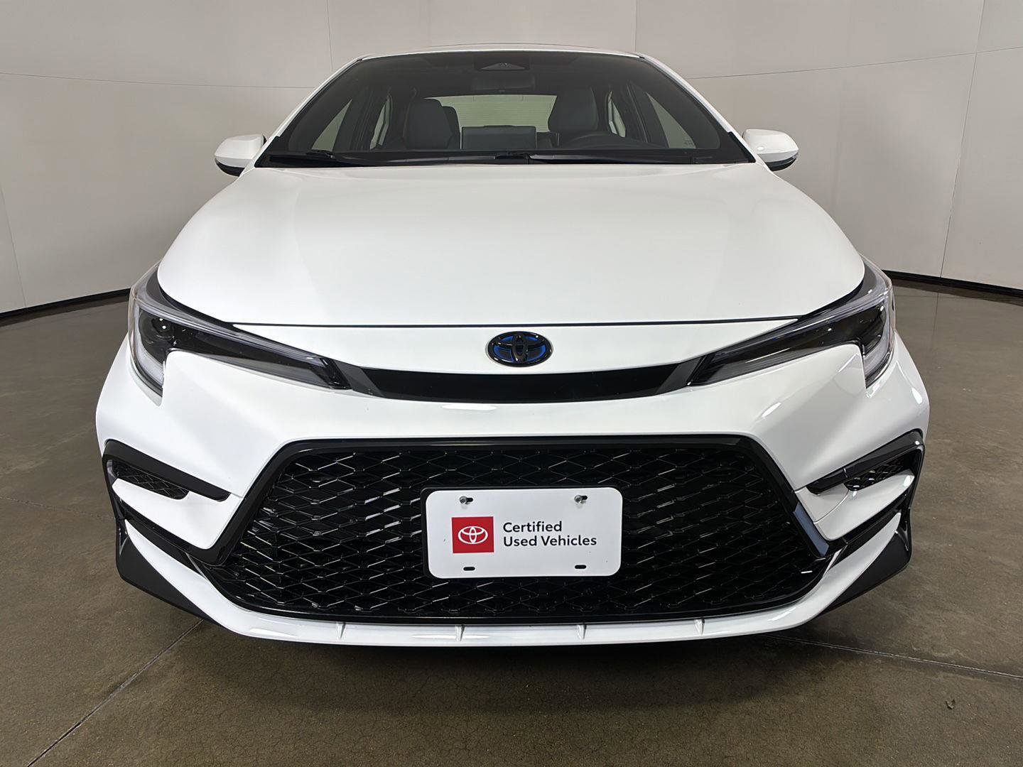 Used 2025 Toyota Corolla SE w/ SE Premium Package AWD/4WD image 6