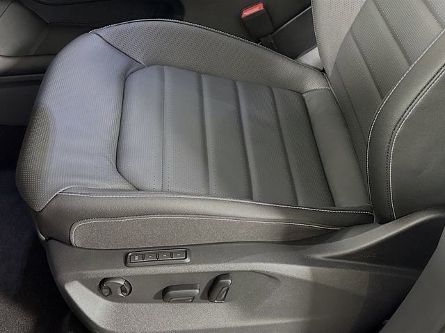 New 2026 Volkswagen Atlas Cross Sport SEL image 19