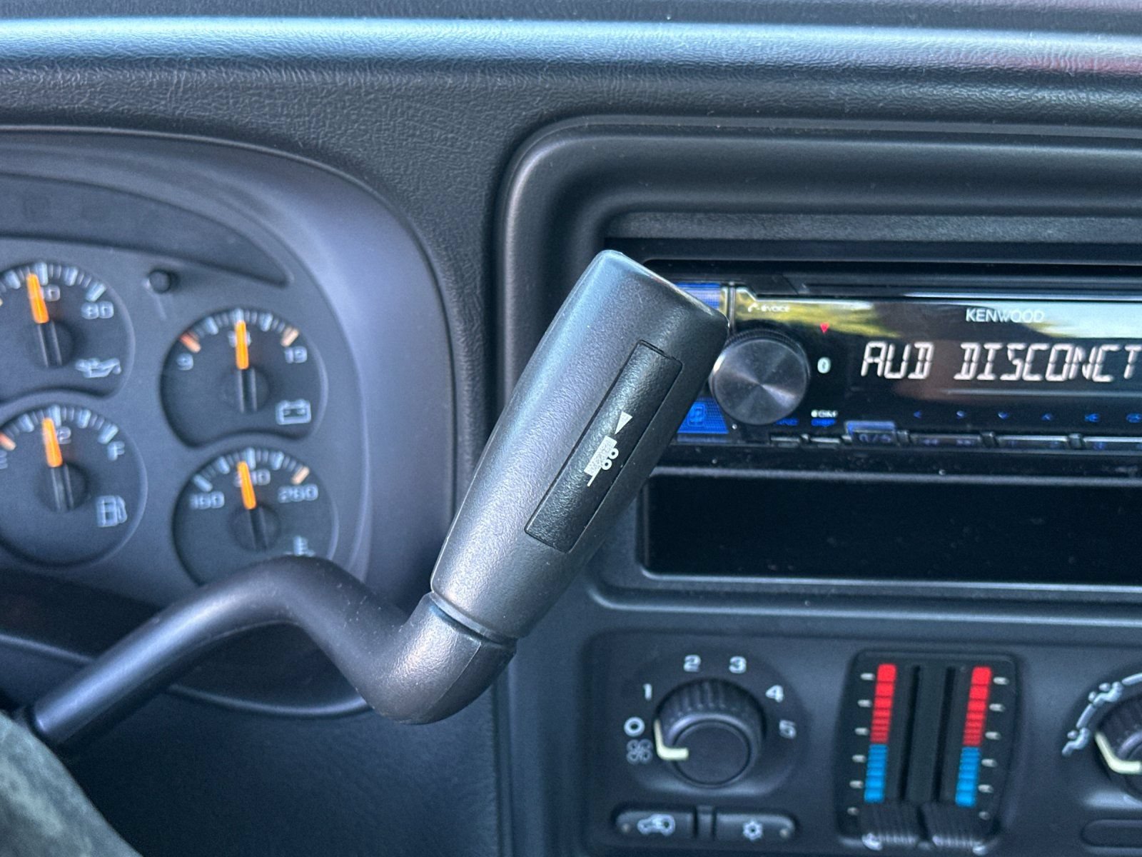 Used 2003 Chevrolet Silverado 2500 W/T RWD image 16