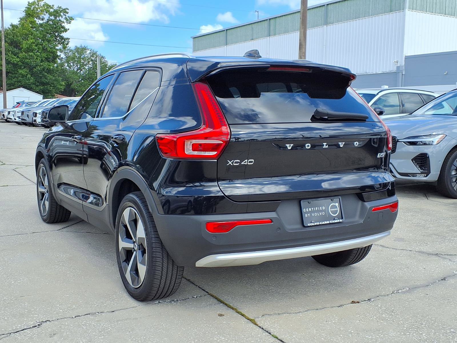 Certified 2023 Volvo XC40 B5 Plus w/ Protection Package Premier AWD/4WD image 5