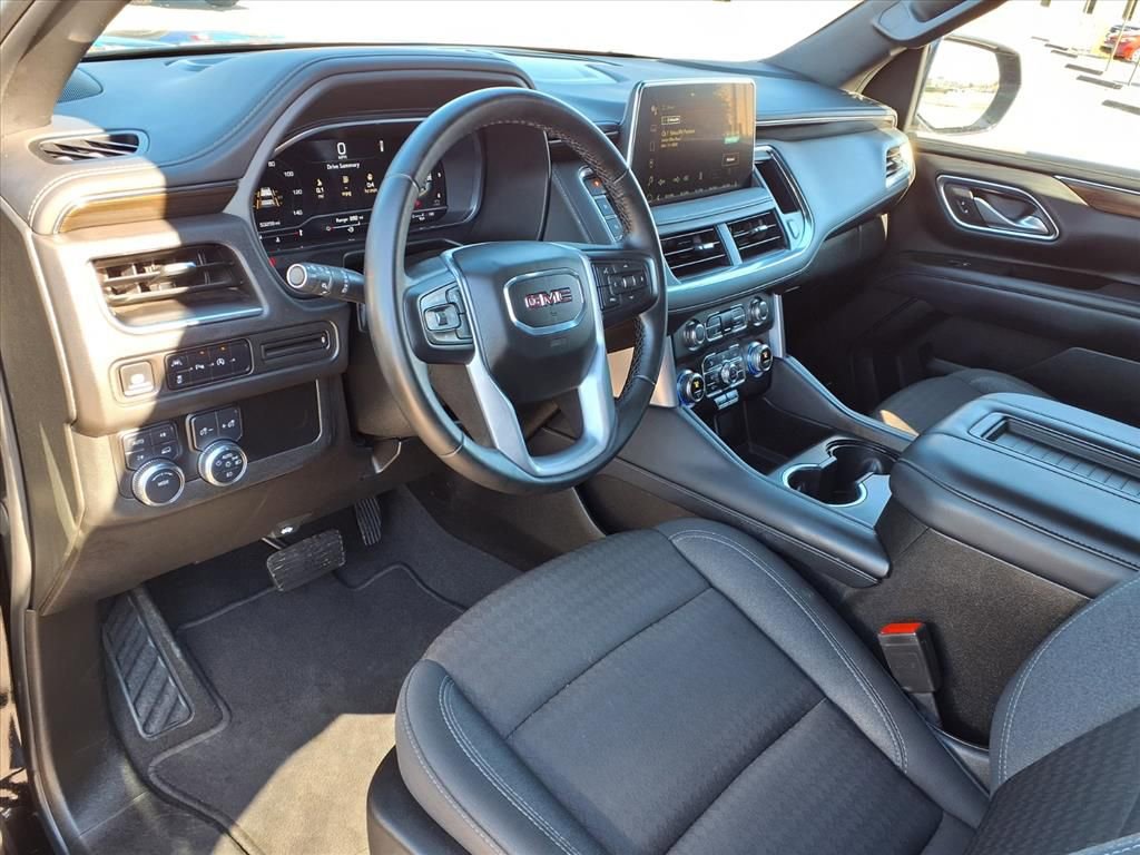 Used 2024 GMC Yukon XL SLE image 23