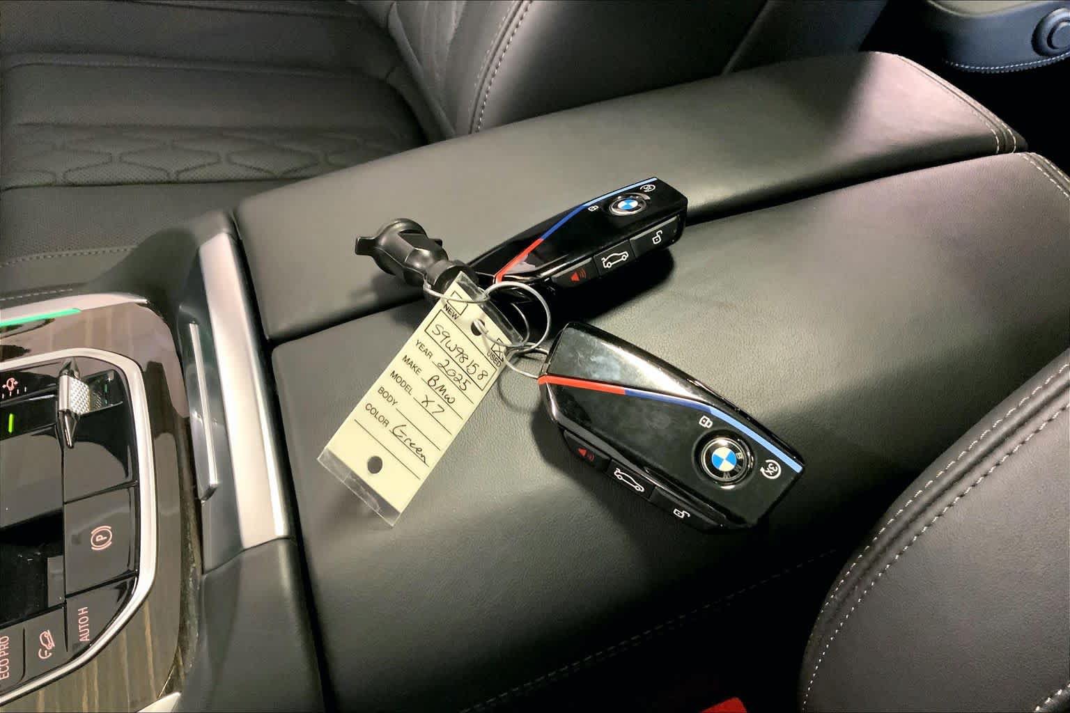 Used 2025 BMW X7 M60i AWD/4WD image 14