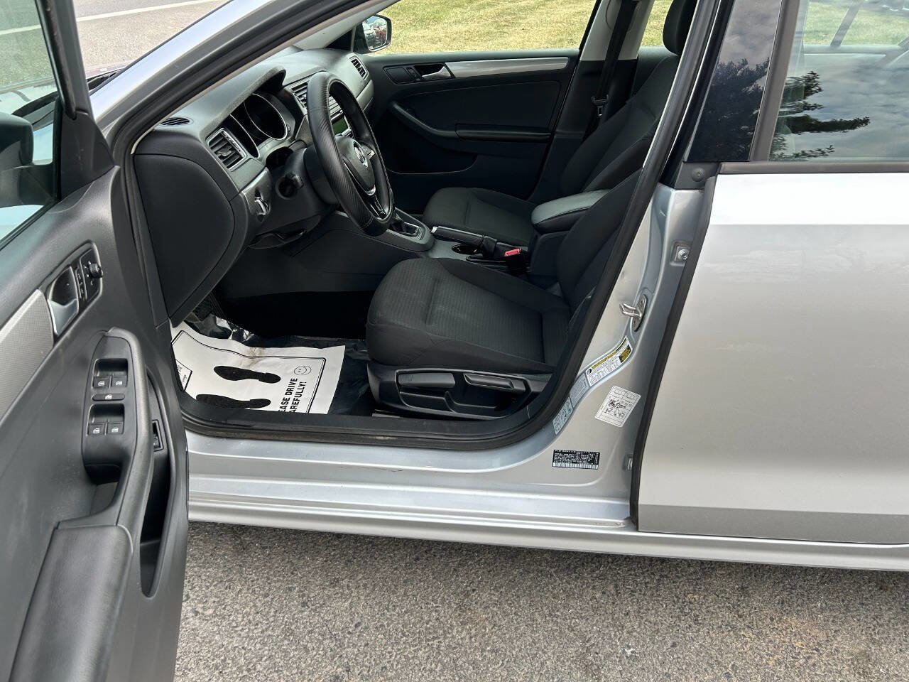 Used 2015 Volkswagen Jetta SE image 14