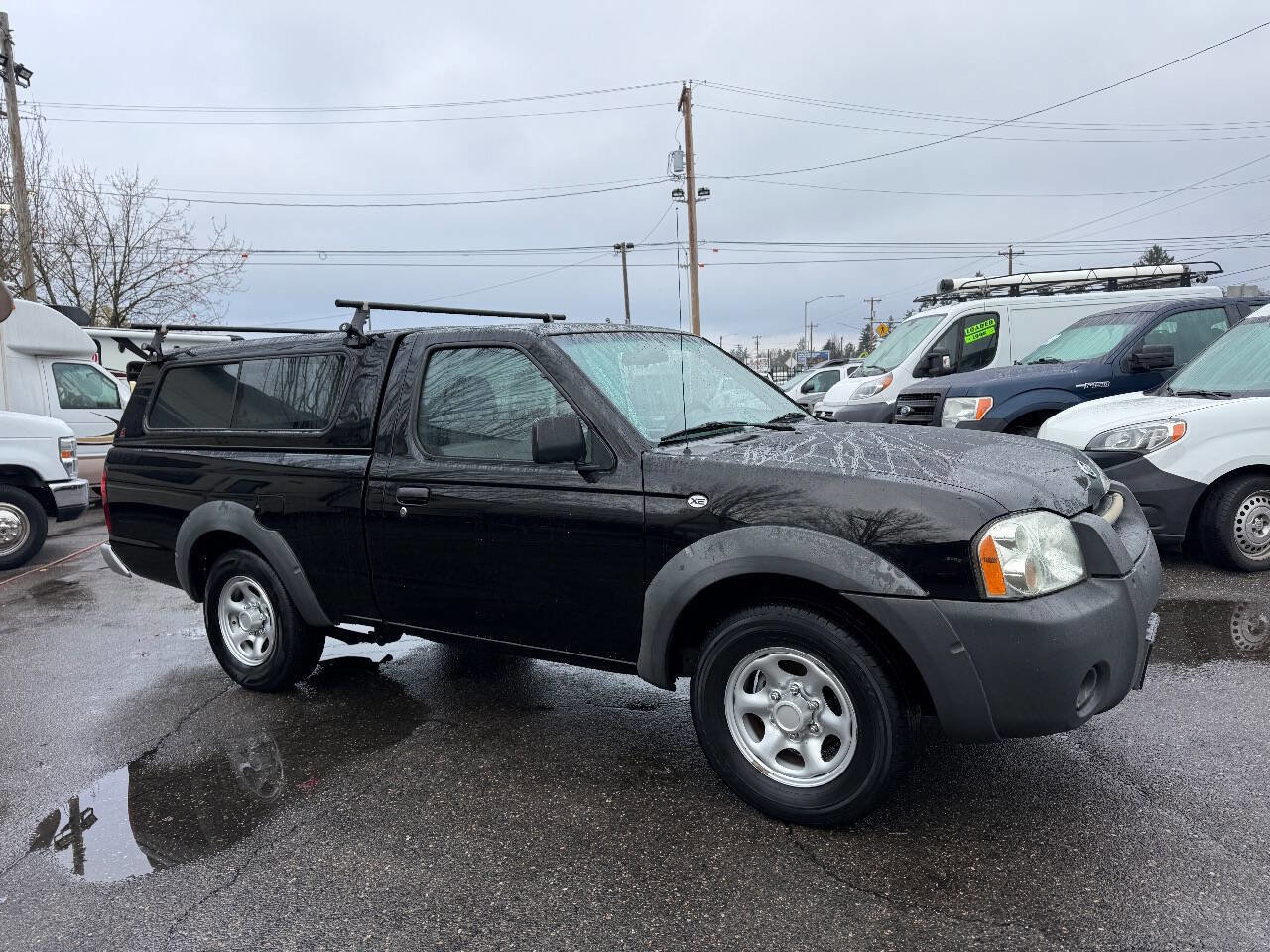 Used 2001 Nissan Frontier XE image 2